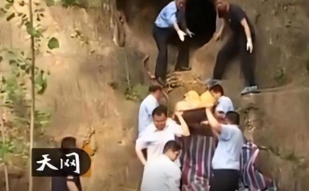 中国夫妇在澳遭殴打,中澳夫妻