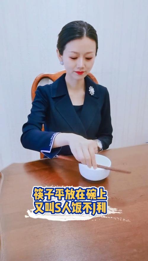 大爷误吞20cm筷子,误吞筷子怎么办